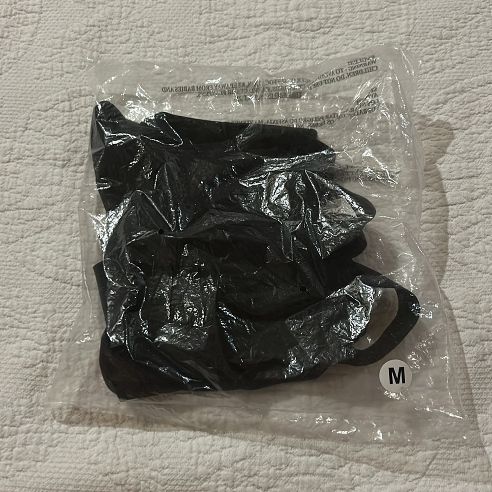 Soulcycle Black Thick Strappy Back Tank Athletic. New. Size Medium - Picture 4 of 4